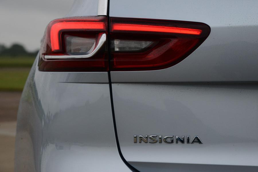 Детали экстерьера Vauxhall Insignia Sports Tourer Turbo 2017 года  (фото 3 из 11)
